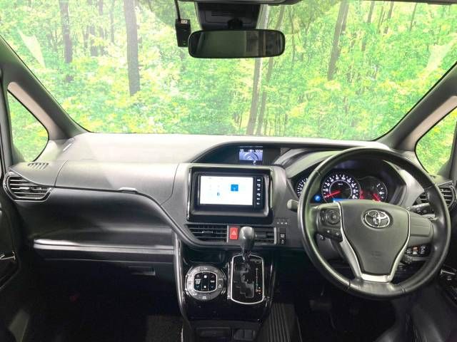 Toyota NOAH 2019-01 185894-1