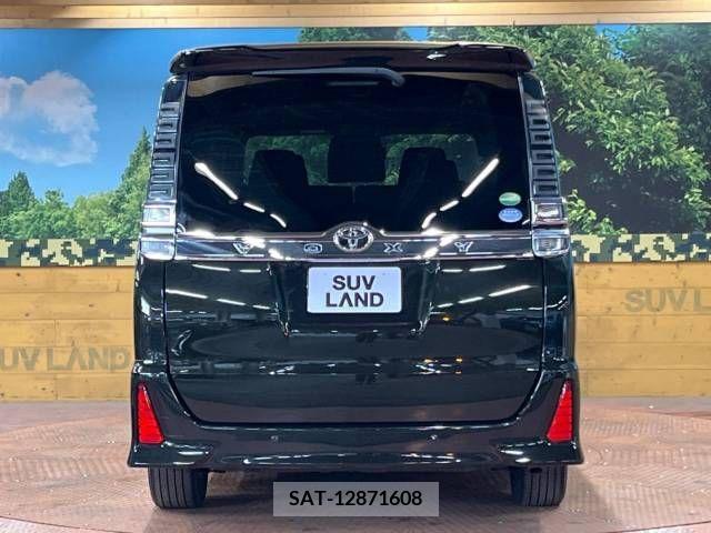 Toyota VOXY 2019-07 370481-16