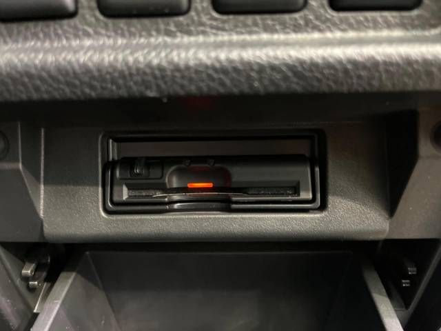 Nissan ELGRAND 2019-09 21681-7