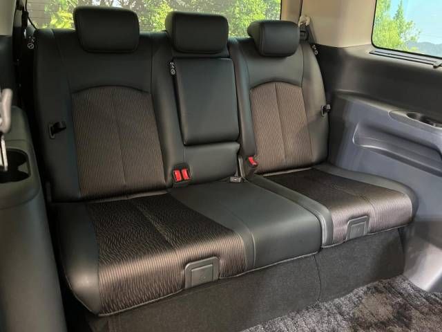 Nissan ELGRAND 2019-09 21681-10