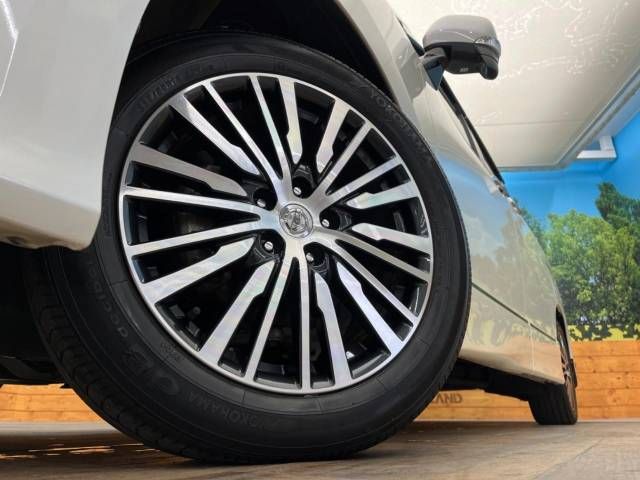 Nissan ELGRAND 2019-09 21681-13