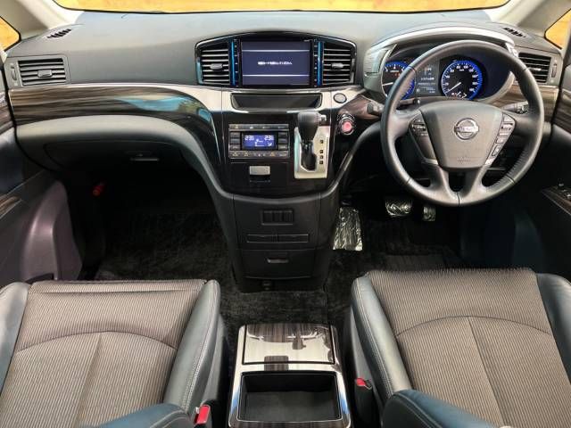 Nissan ELGRAND 2019-09 21681-1