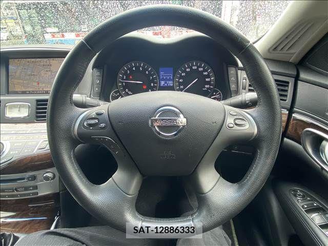 Nissan FUGA 2010-01 324772-18