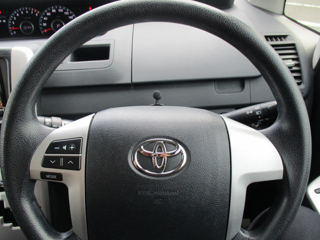 Toyota NOAH 2012-03 7176-8