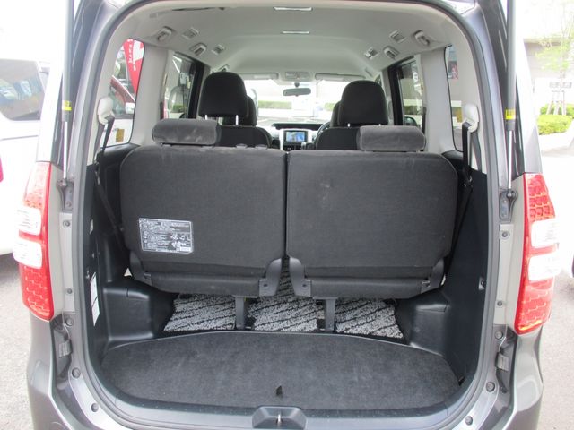 Toyota NOAH 2012-03 7176-6