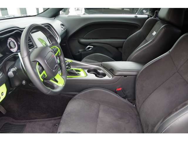 Dodge CHALLENGER 2018-08 1203-3