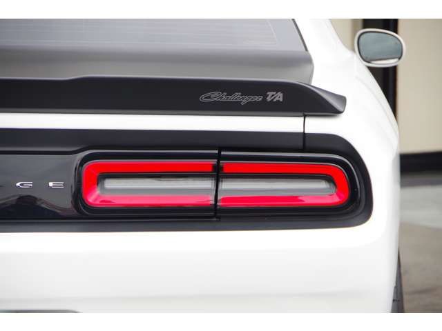 Dodge CHALLENGER 2018-08 1203-18