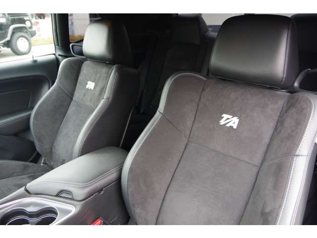 Dodge CHALLENGER 2018-08 1203-14
