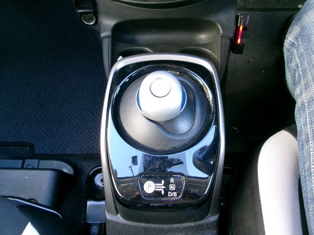 Nissan NOTE 2018-11 190530-20