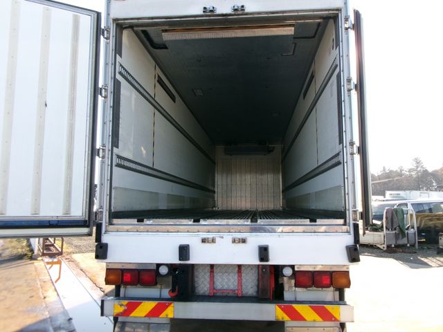 Isuzu GIGA 2018-01 27219-15