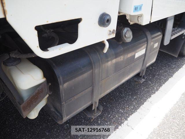 Mitsubishi CANTER 2013-04 343957-27