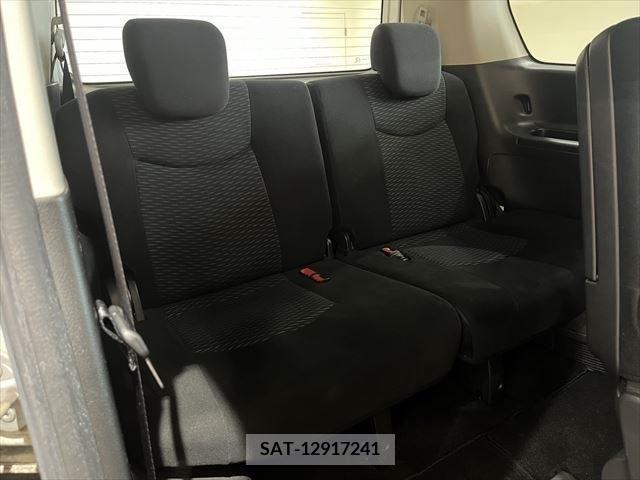 Nissan SERENA 2011-04 381007-8