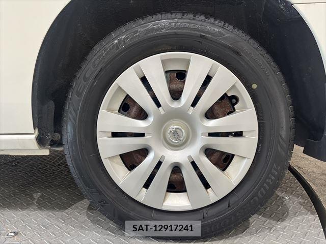 Nissan SERENA 2011-04 381007-24