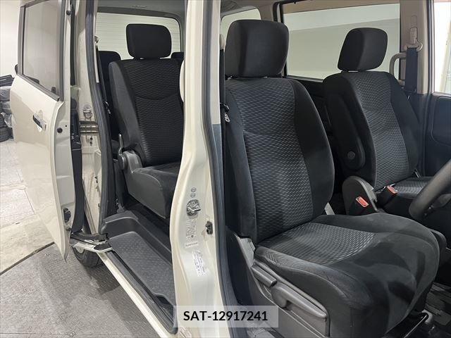 Nissan SERENA 2011-04 381007-6