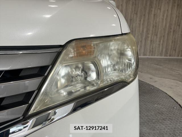 Nissan SERENA 2011-04 381007-20