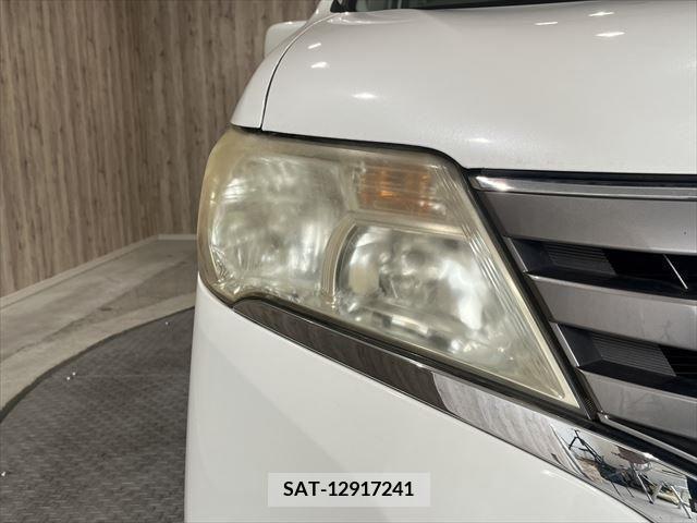 Nissan SERENA 2011-04 381007-21
