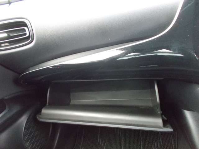 Toyota PRIUS 2019-09 1862-5