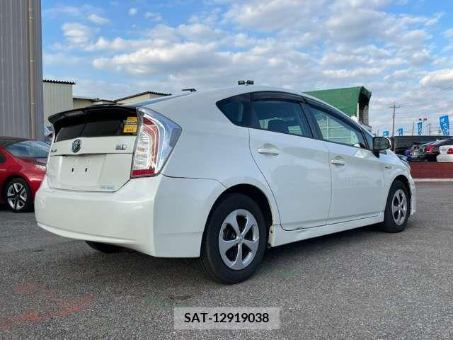 Toyota PRIUS 2012-02 387232-5