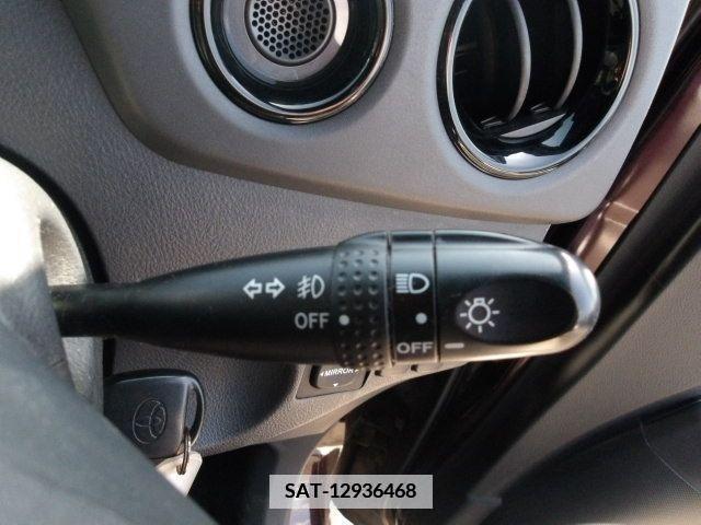 Toyota BB 2013-04 374280-16