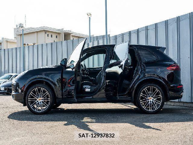 Porsche CAYENNE 2017-05 320093-29