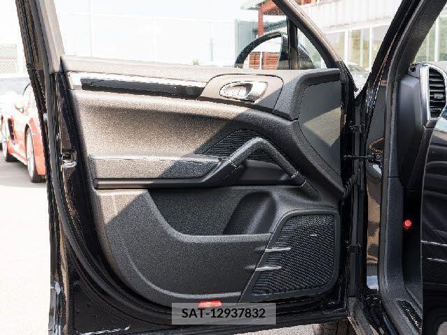 Porsche CAYENNE 2017-05 320093-20