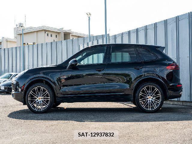 Porsche CAYENNE 2017-05 320093-28