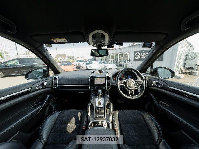 Porsche CAYENNE 2017-05 320093-2