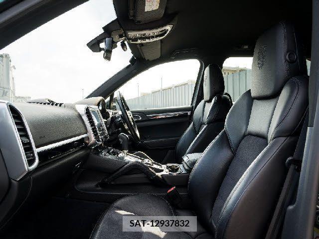 Porsche CAYENNE 2017-05 320093-13