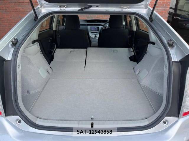 Toyota PRIUS 2012-07 366645-11