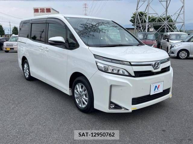 Toyota VOXY 2019-03 370350-17