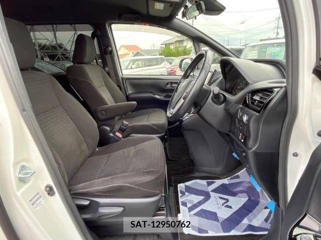 Toyota VOXY 2019-03 370350-8
