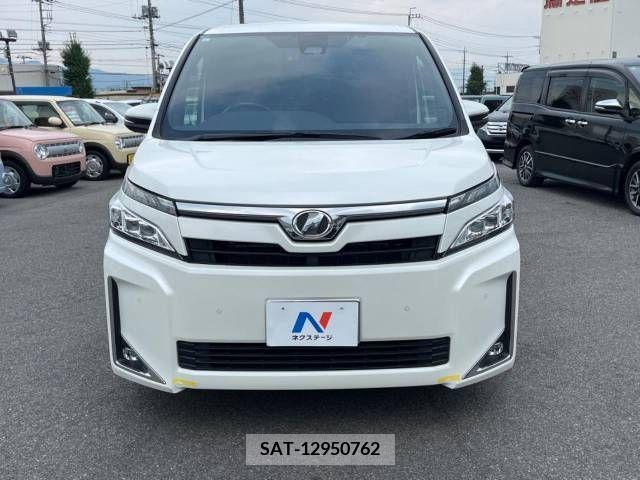 Toyota VOXY 2019-03 370350-15