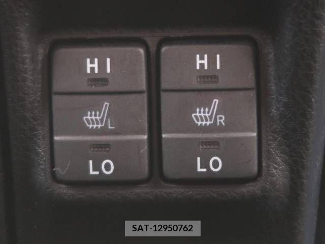 Toyota VOXY 2019-03 370350-6