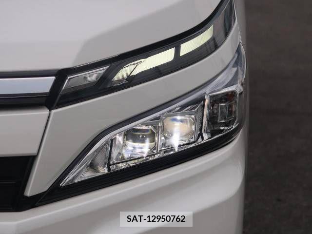 Toyota VOXY 2019-03 370350-13