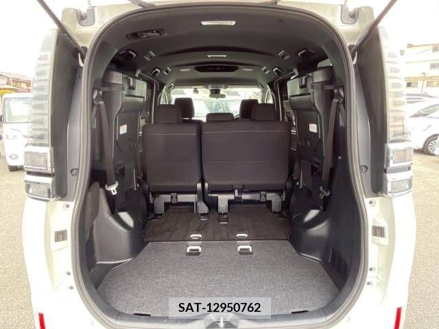 Toyota VOXY 2019-03 370350-11