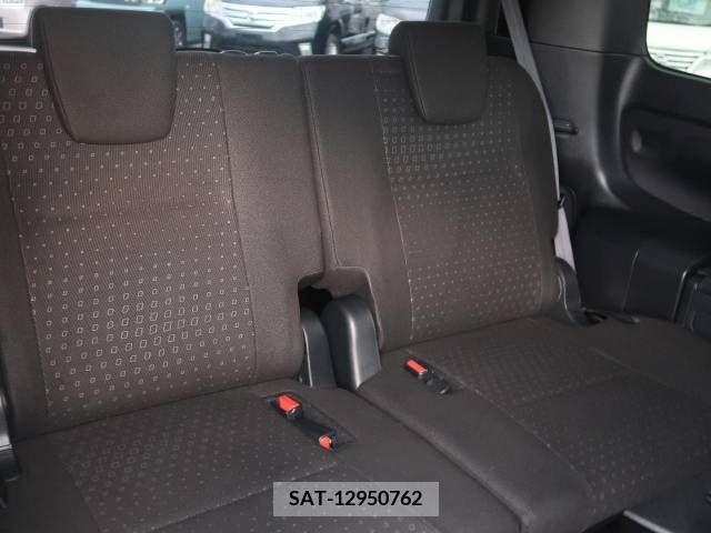 Toyota VOXY 2019-03 370350-10