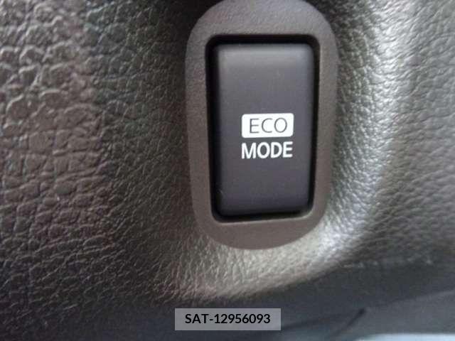 Nissan CUBE 2012-07 320701-14