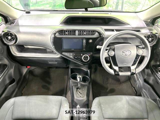 Toyota AQUA 2018-10 292279-1