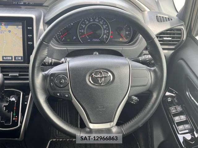 Toyota VOXY 2017-12 370332-15
