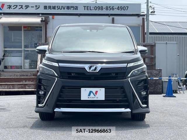 Toyota VOXY 2017-12 370332-18