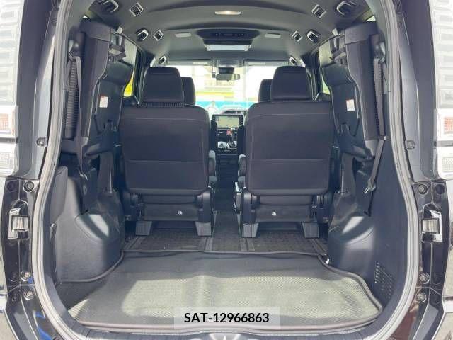 Toyota VOXY 2017-12 370332-14