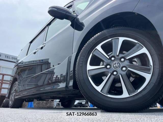 Toyota VOXY 2017-12 370332-17