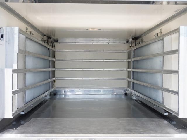 Isuzu ELF TRUCK 2012-12 196205-10