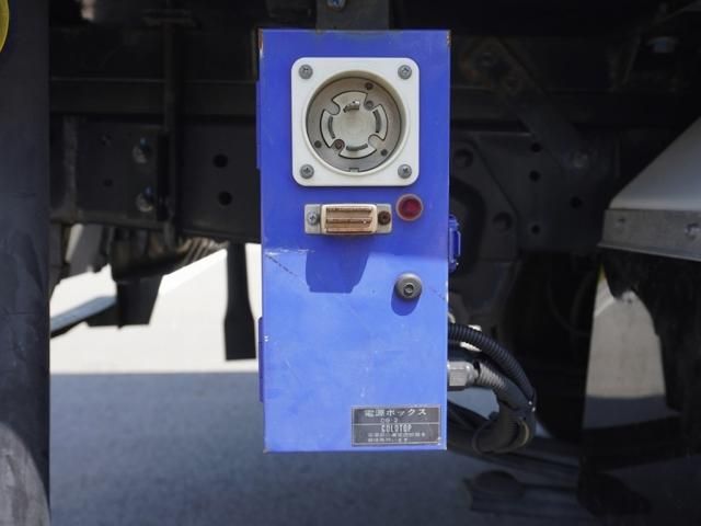 Isuzu ELF TRUCK 2012-12 196205-16