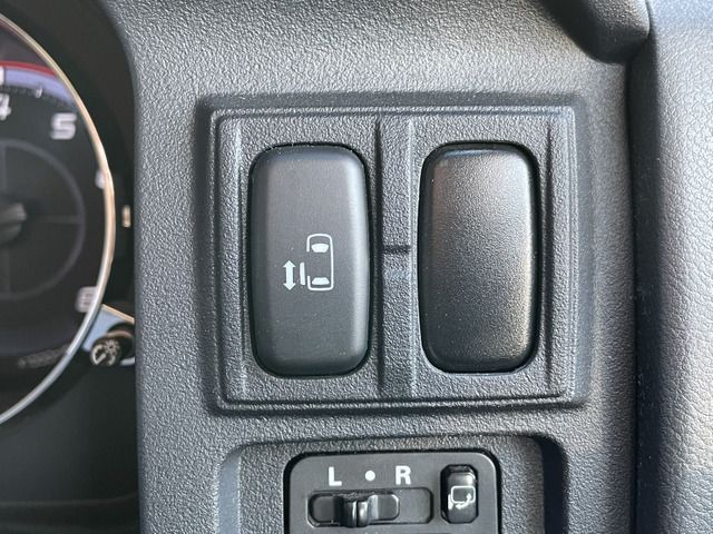 Mitsubishi DELICA D5 2009-03 19035-5