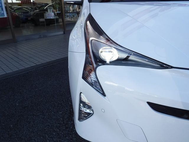 Toyota PRIUS 2018-11 181249-3