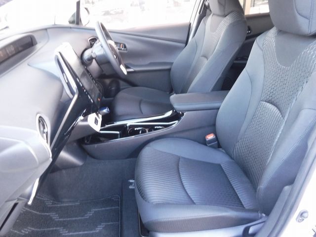 Toyota PRIUS 2018-11 181249-16