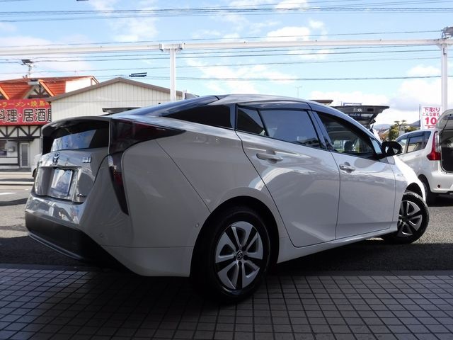 Toyota PRIUS 2018-11 181249-2