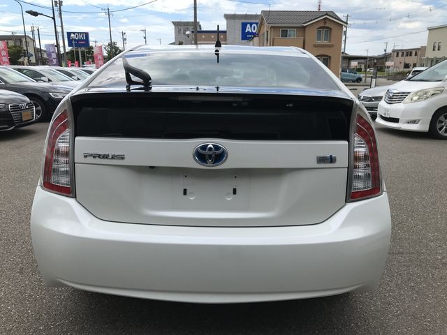 Toyota PRIUS 2013-01 5938-7