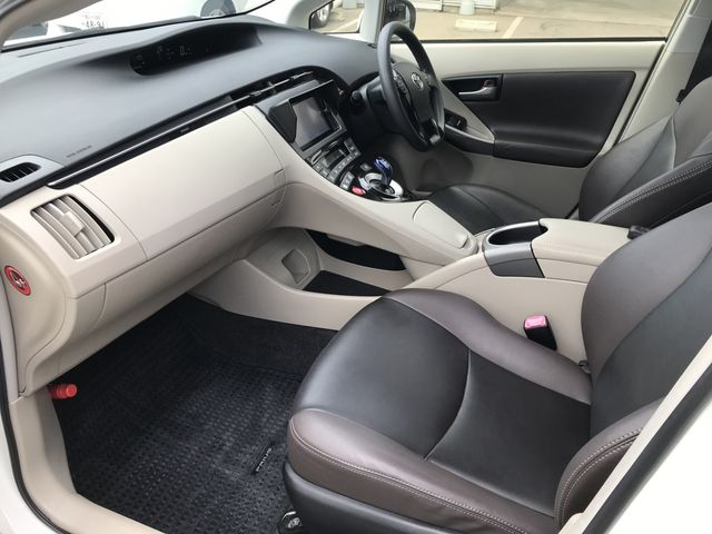 Toyota PRIUS 2013-01 5938-11
